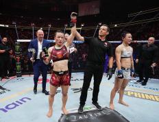 【168直播】UFC上演首次“中国德比”，张伟丽卫冕女子草量级金腰带