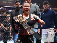 UFC:碾压！UFC292张伟丽全面压制战胜莱莫斯卫冕 地面优势明显