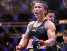 UFC:张伟丽卫冕UFC草量级金腰带，曾因减肥饿哭了