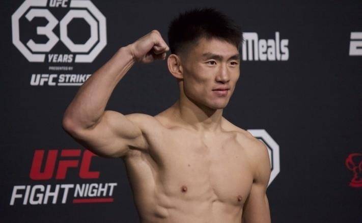 UFC最新排名，张伟丽和宋亚东都提升了！