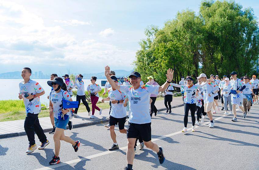 【168直播】奥林匹克日 在洱海之畔欢乐奔跑