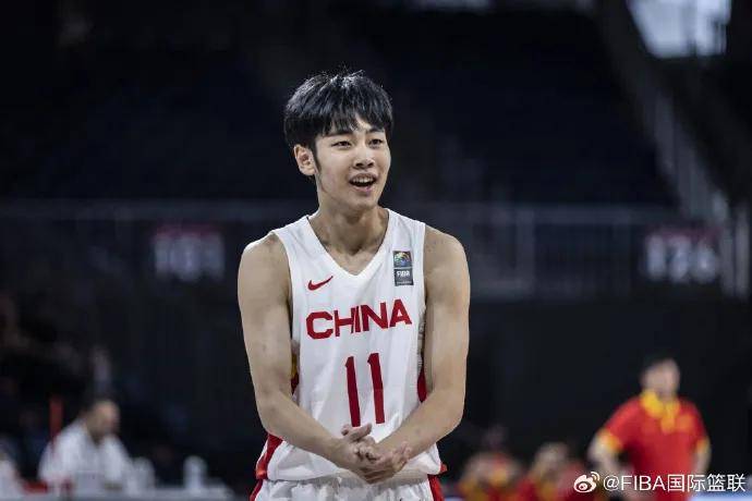 【168直播】15投砸出24分！杀死塞尔维亚男篮！唯一能打NBA的中国前锋……