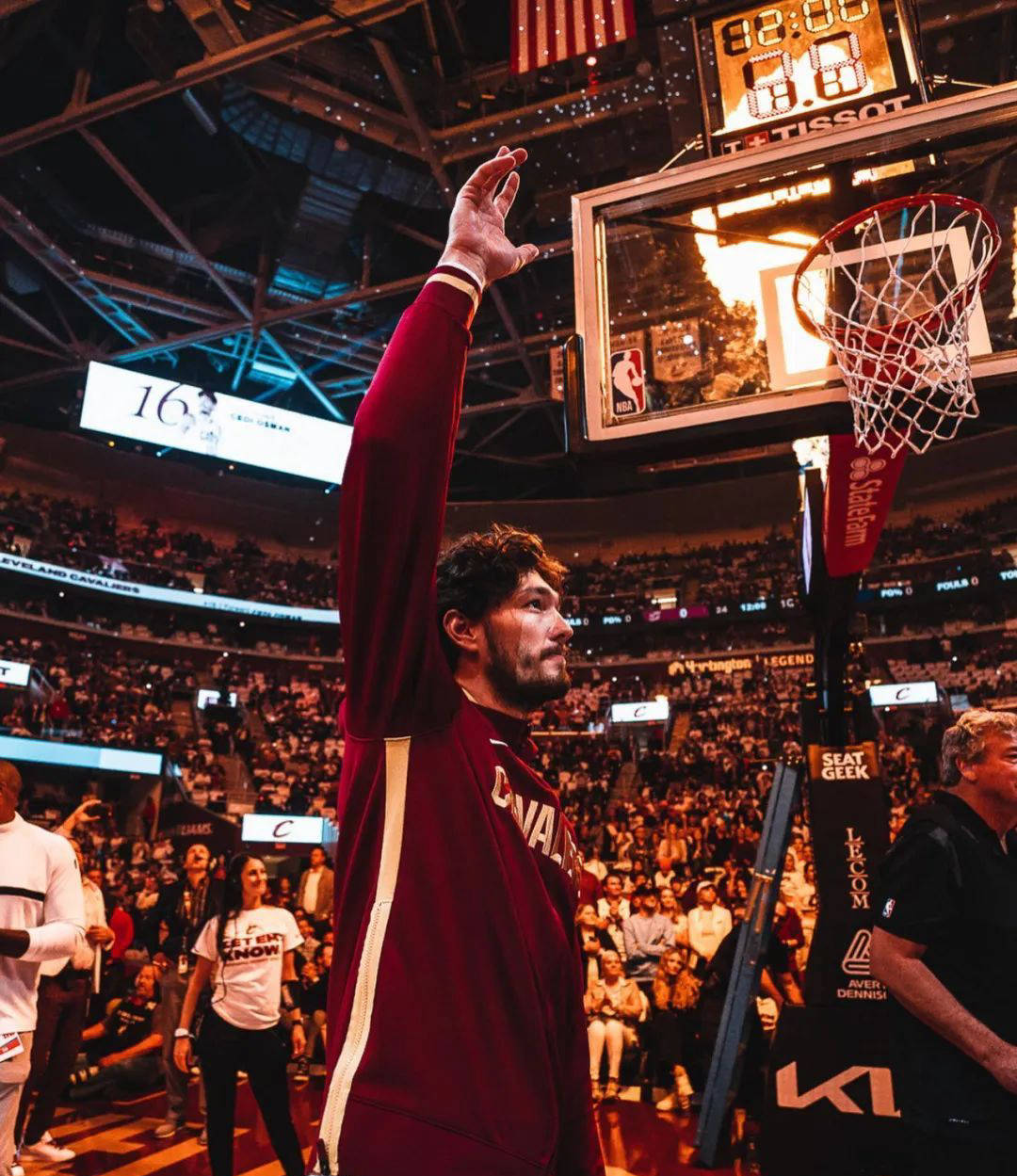 【168直播】奥斯曼拒绝湖人合同，告别NBA！穆雷4年208亿续约掘金！